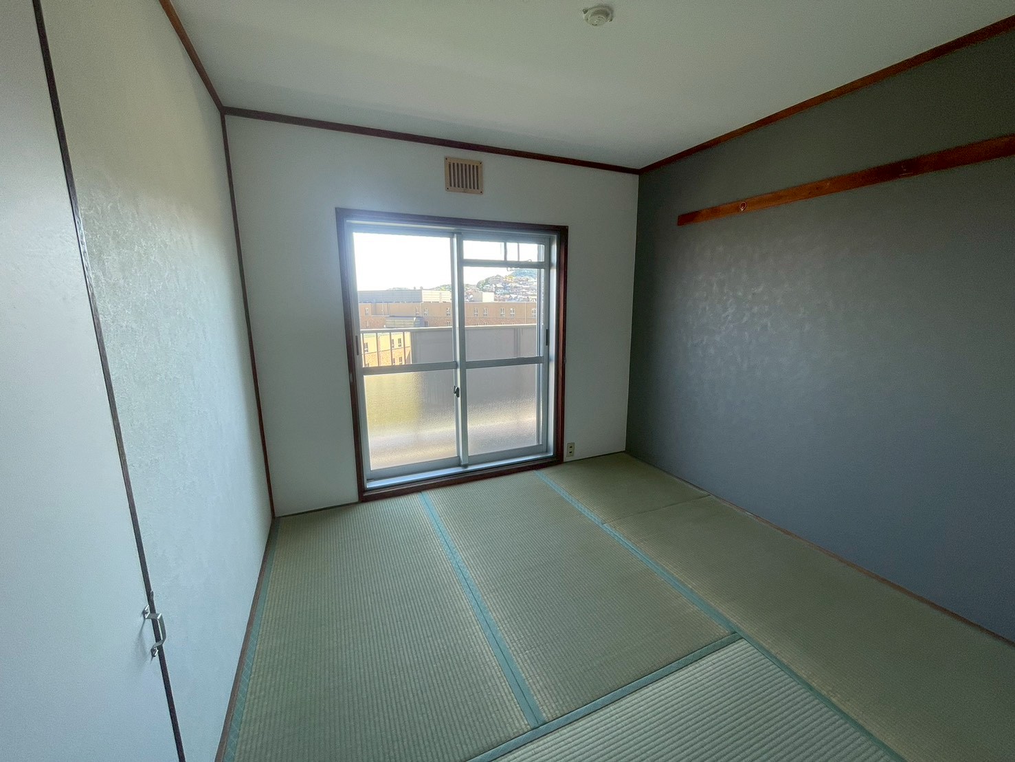 LINE_ALBUM_202655逆瀬川ハイツ5号棟　501_260505_15.jpg