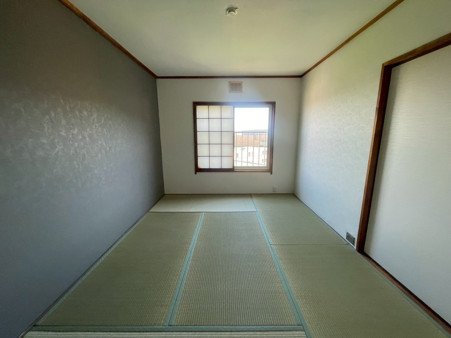 LINE_ALBUM_202655逆瀬川ハイツ5号棟　501_260505_32.jpg